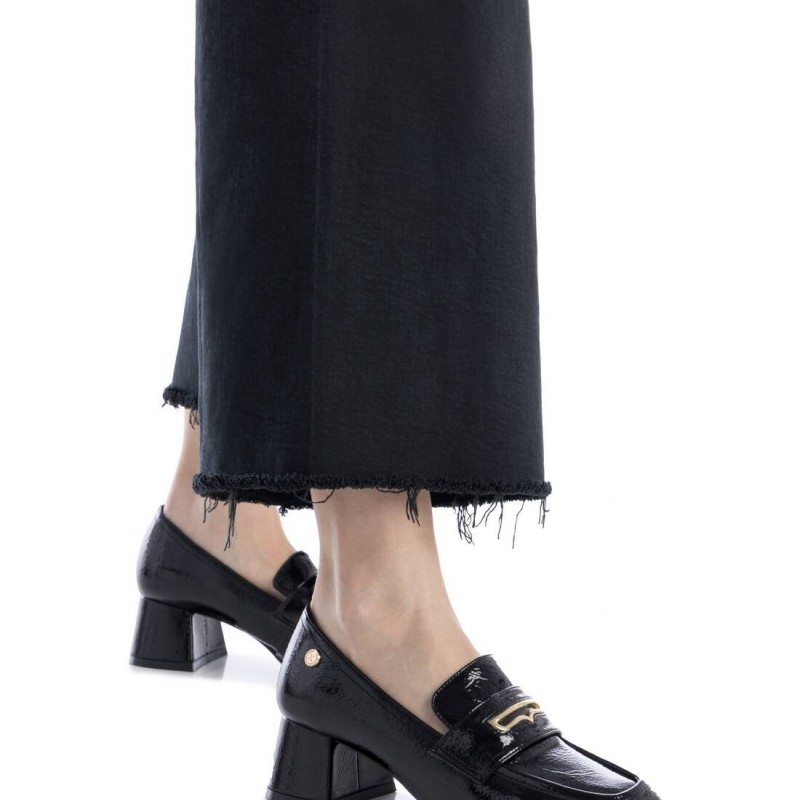 Xti Γυναικεία Loafers Λουστρίνι 